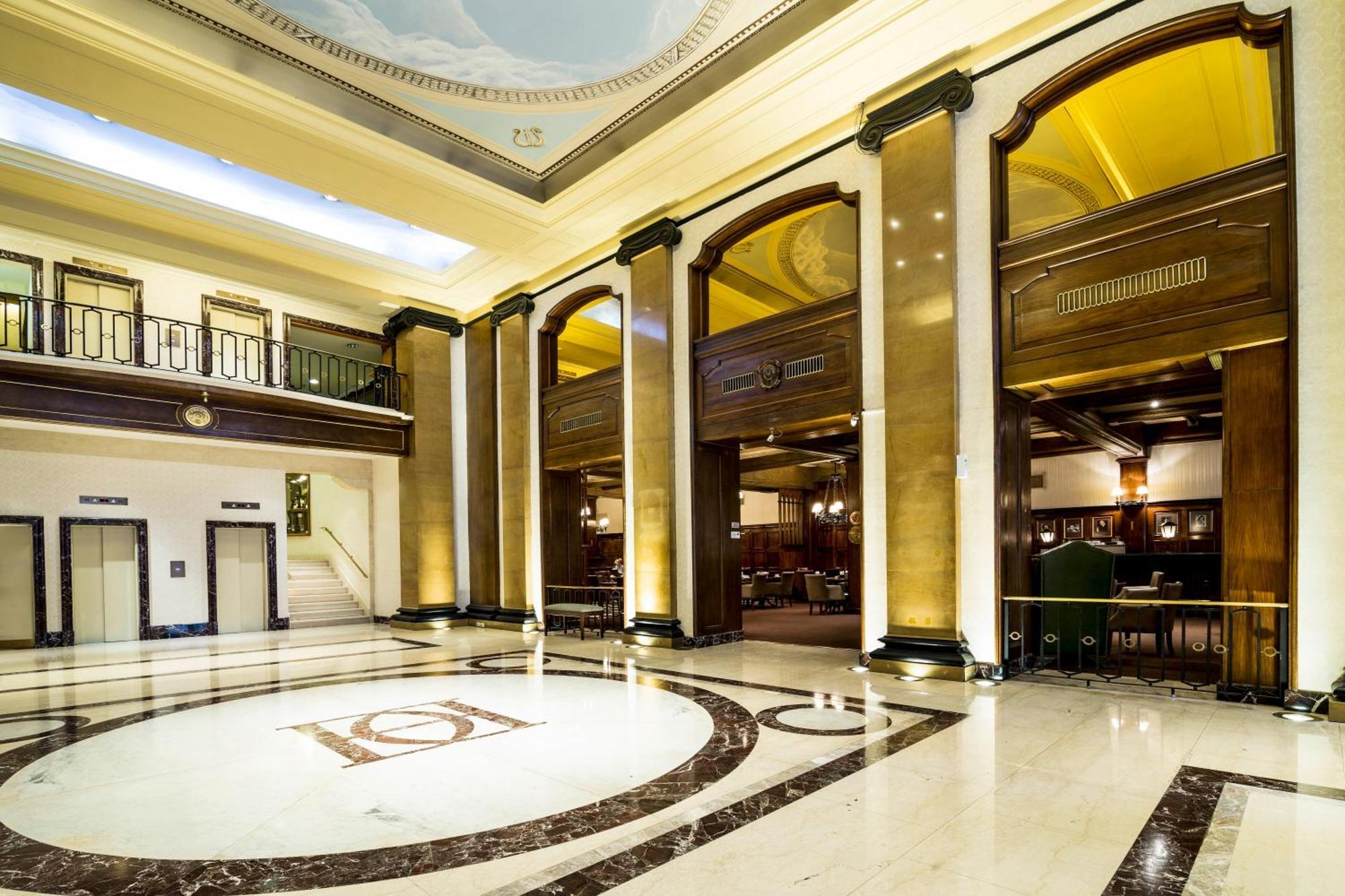 Claridge Hotel — Photos 1